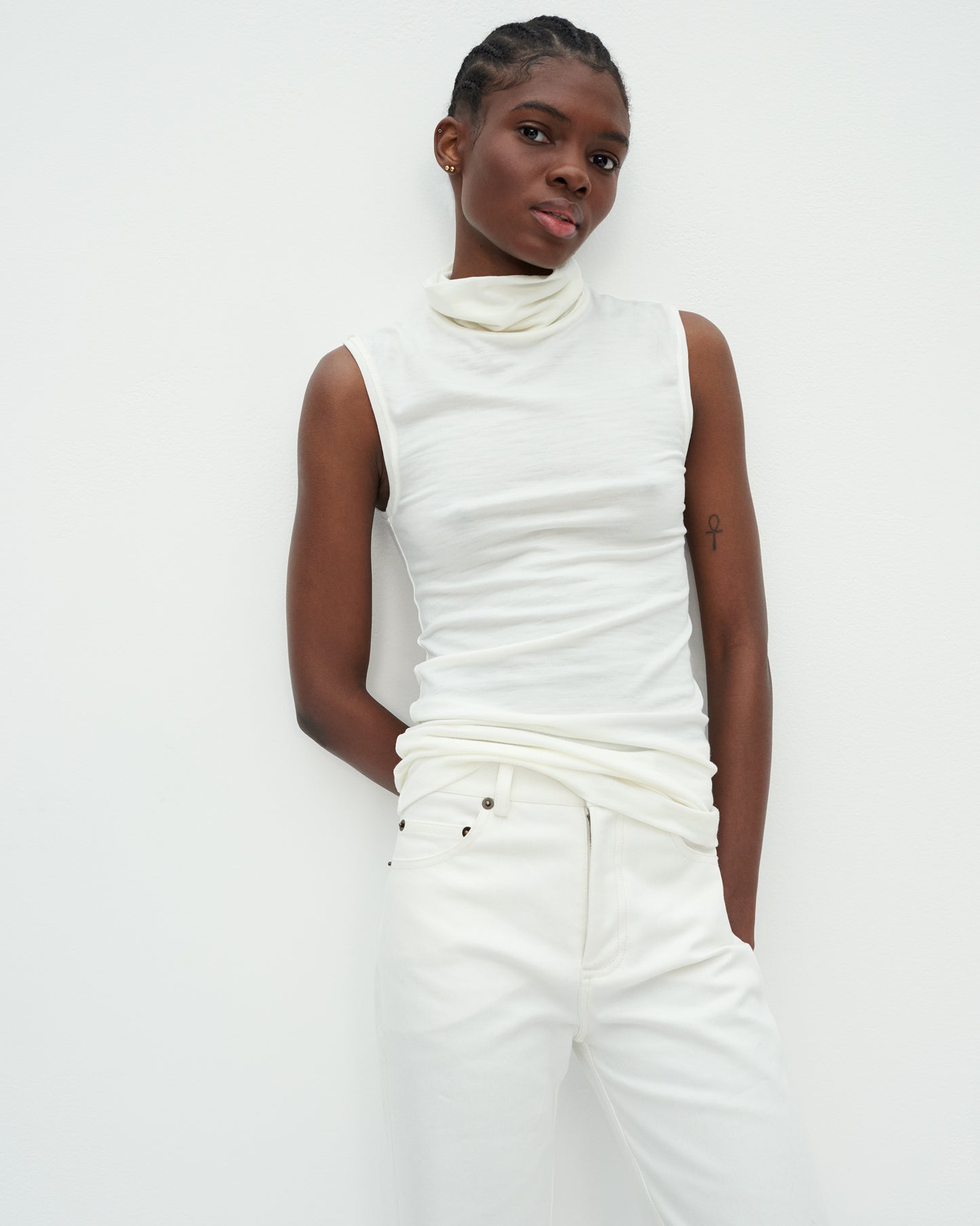 01 Turtleneck Singlet Ivory