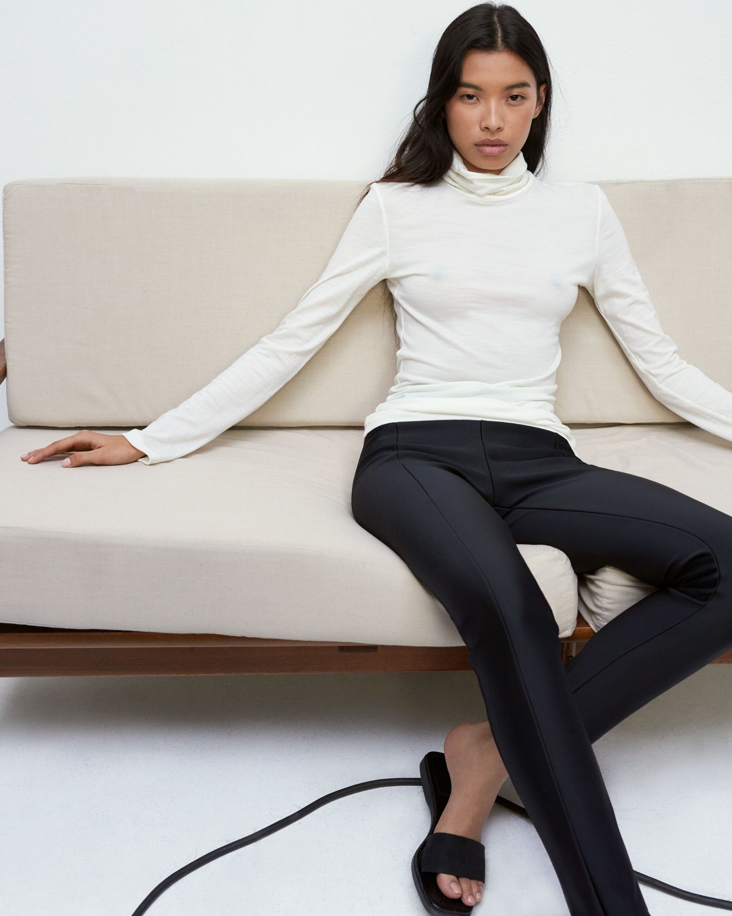 01 Turtleneck Ivory