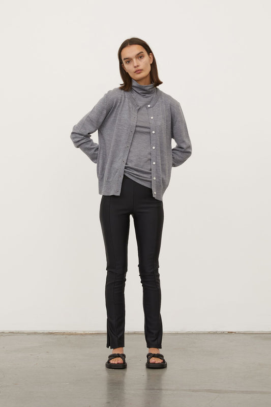 01 Cardigan Grey