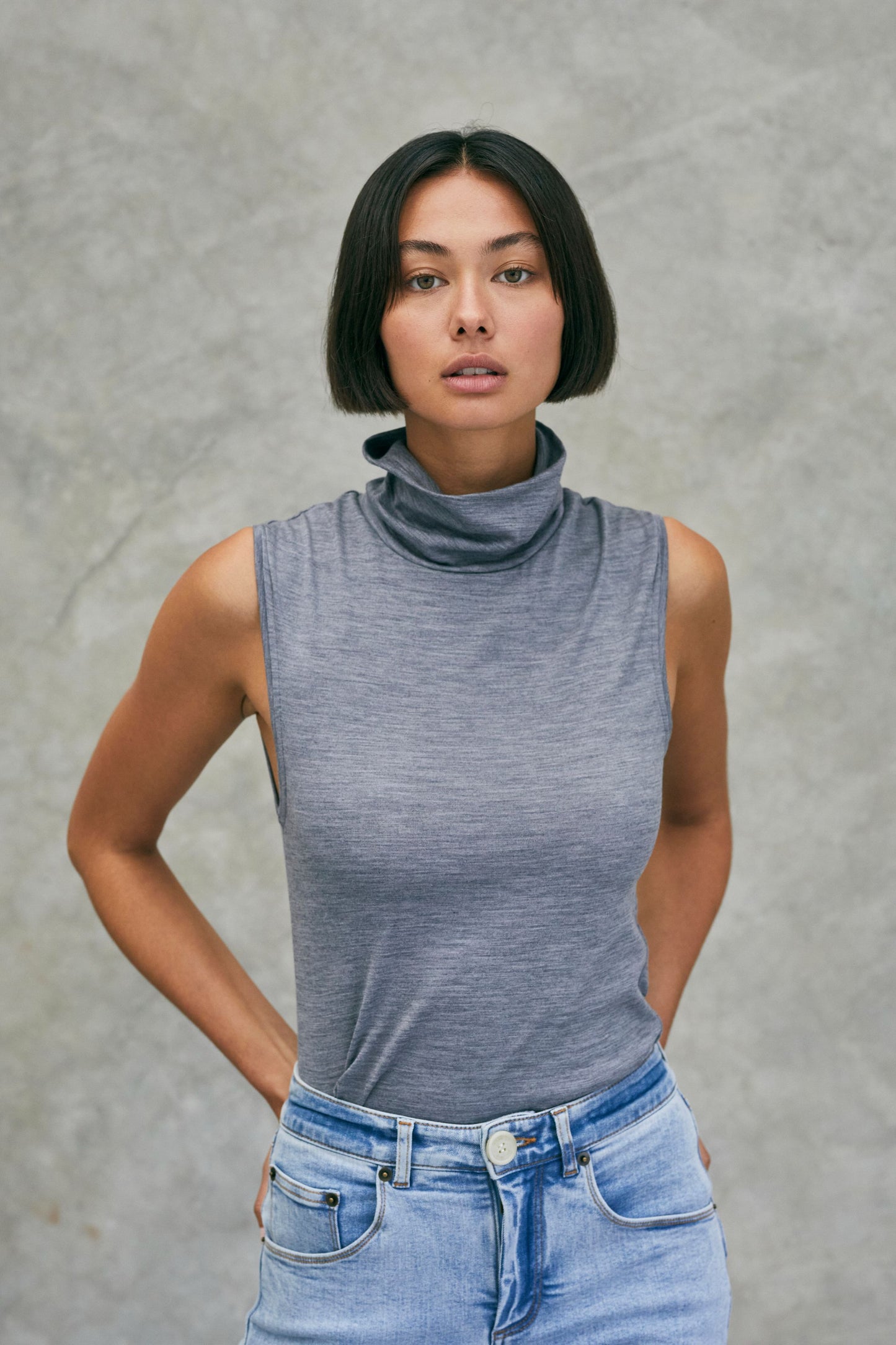 01 Turtleneck Singlet Grey
