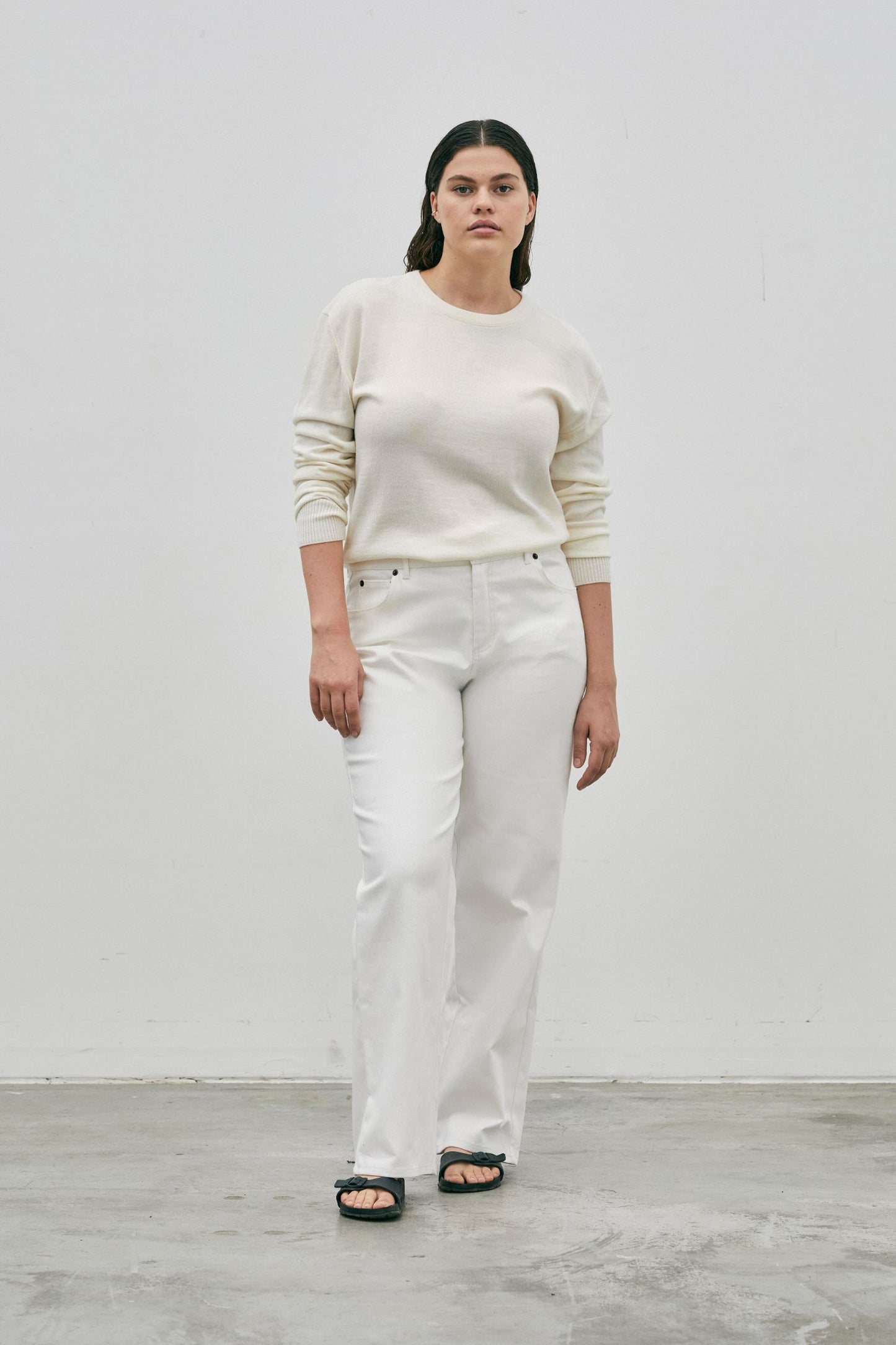 01 Crewneck Ivory