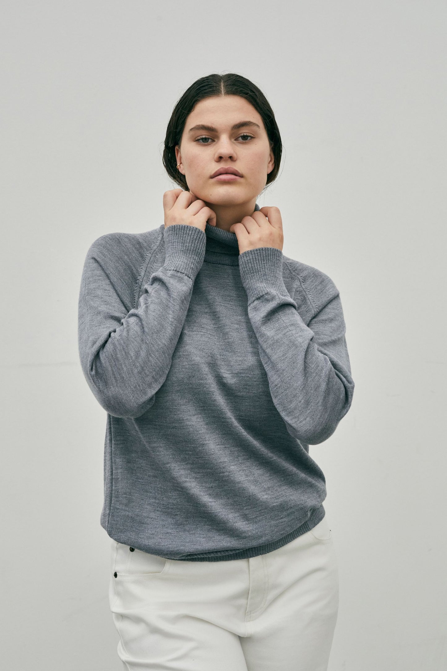 Turtleneck Raglan Knit Grey
